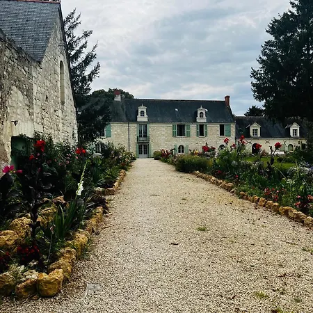 Chateau De La Thibaudiere - Des Oiseaux Frühstückspension